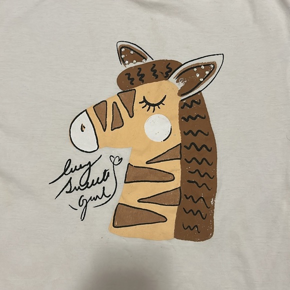 Shirt🤍 - Picture 2 of 4